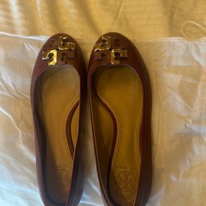 Tory burch flats!